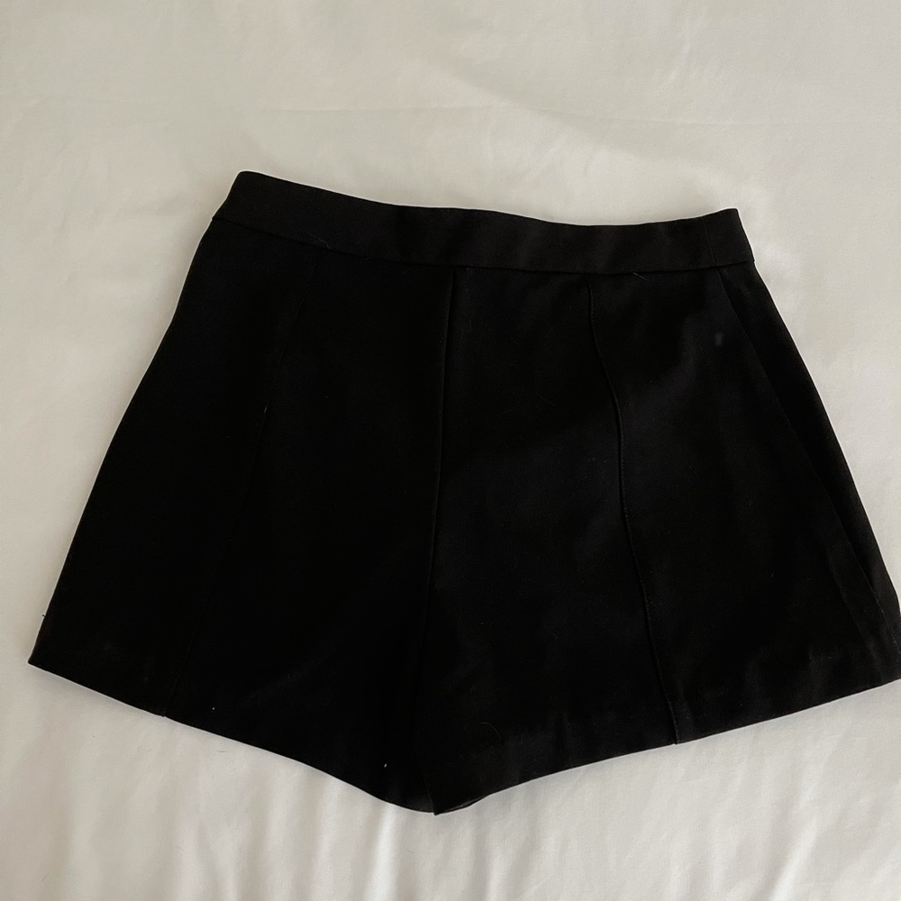 Black dressy shorts - Picture 3 of 4